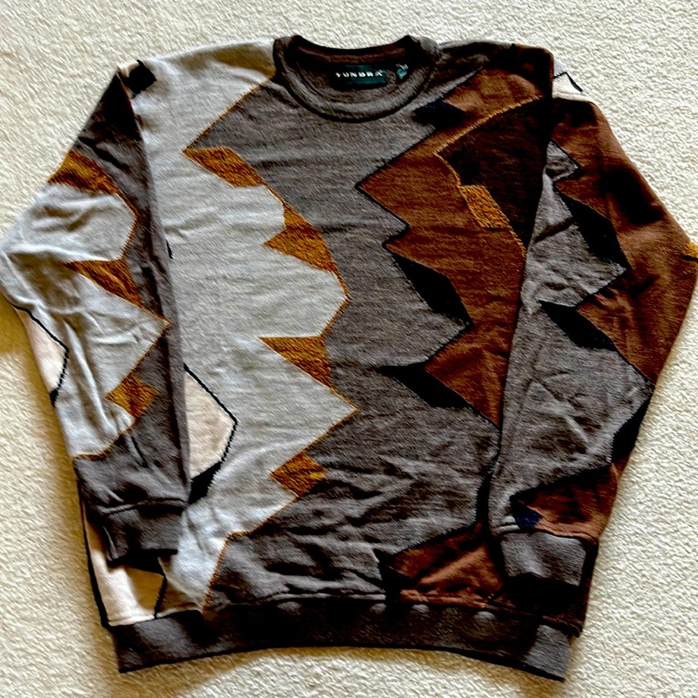 Tundra long sleeve xl pullover sweater